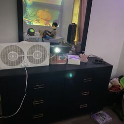 black and gold dresser set 