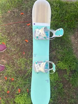 Like New NiDecker Woman's Board, Bindings, And Extra Large Dakine bag