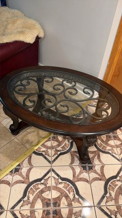 Dark Brown Round Cocktail Table