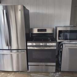 Paquete De Refrigerador Estufa Dishwasher Y Microwave 