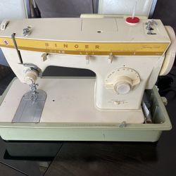 Singer Sewing Machine 