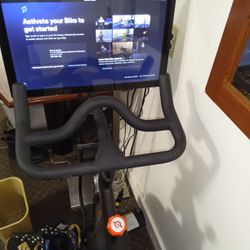 Peloton  (Free Delivery)