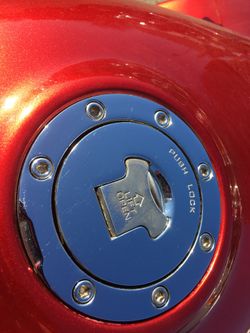 I chrome Honda gas cap CBR 600 F3