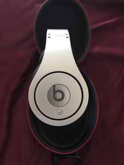 Beats by de see