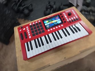 Akai professional mpc key 37 synthesizer