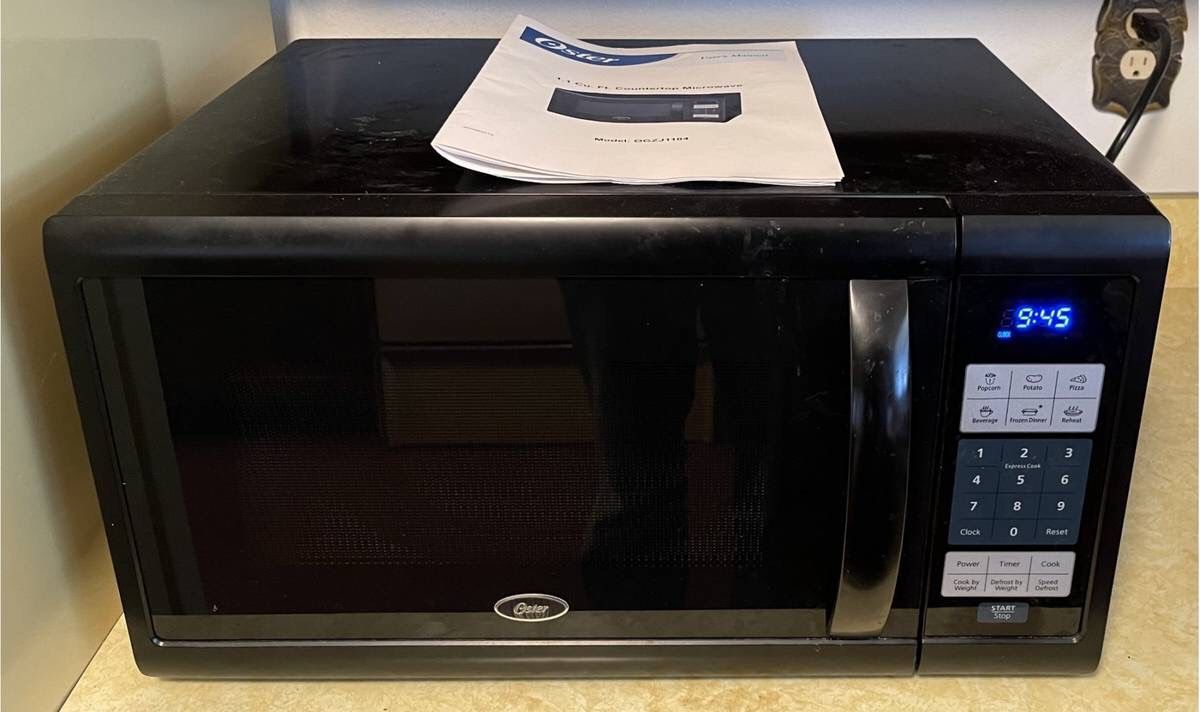 Oster 1100-watt Microwave