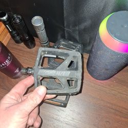 Specialized Flat PEDALS