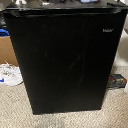 Mini Fridge 