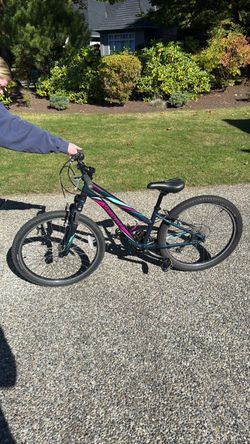 Specialized Hot Rock 24” 7-Speed Girls Bike