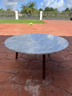Round Table 31.5 Inches Round
