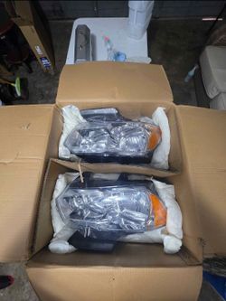 Brand New Head Lights For A Dodge Charger ( SE, SXT, & SRT8) years 2011,2012,2013,2014
(NO LIGHTS)