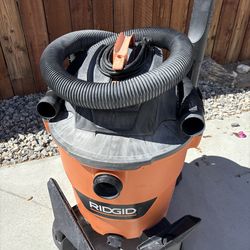 12 Gallons Shop Vacuum  Wet/ Dry