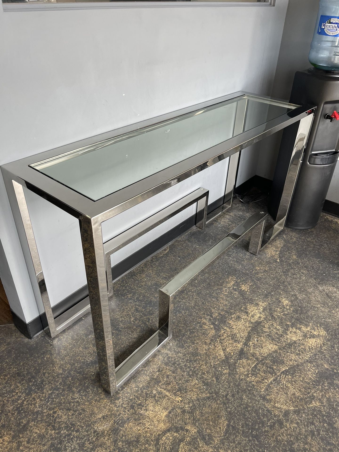 Console table 