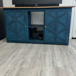 Real Wood Tv Stand . Will Hold A 60 Inch Tv