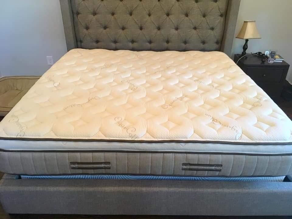 Like New Cal King Latex Hybrid Mattress