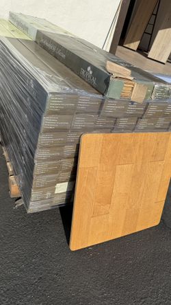 $1.99 / SF HARDWOOD FLOORING - Engineered Maple