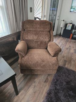 Super comfy recliner great condition