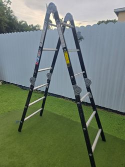 Foldable ladder