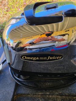 Omega Fruit and Vegetable Juicer model 8005