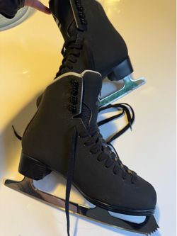 Men’s ice skates size 7