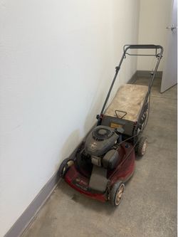 Toro Recycler 22” Gas Push Lawn Mower with Grass Catcher – Ready to Mow $140