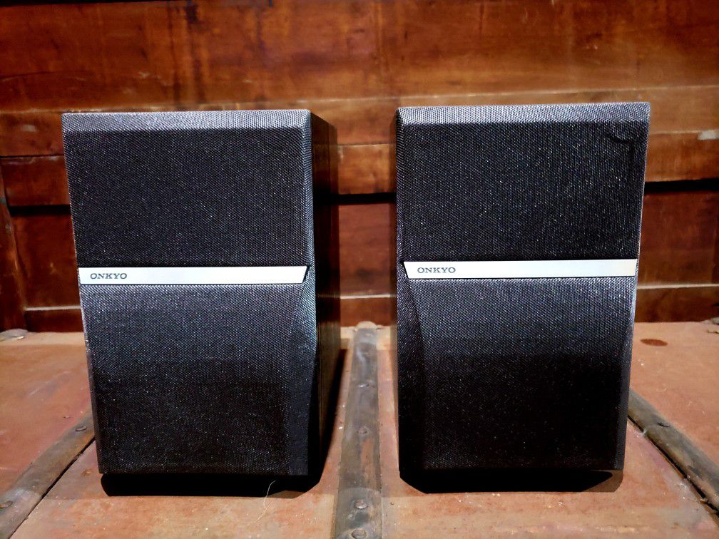ONKYO speakers (Reduced)