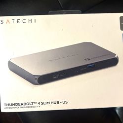 Thunderbolt 4 Slim Hub