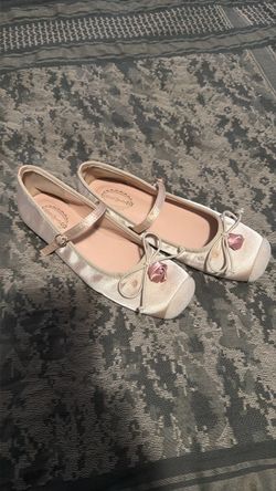 ballerina shoes size 38  equivalent to a size 8 in women