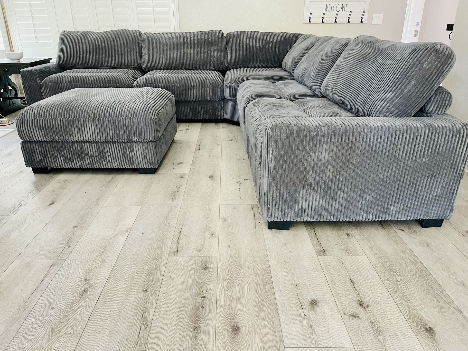 Grey Sectional Sofa With Ottoman
