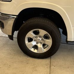 Four tires and rims 275/65/18 GOOD /YEAR wrangler