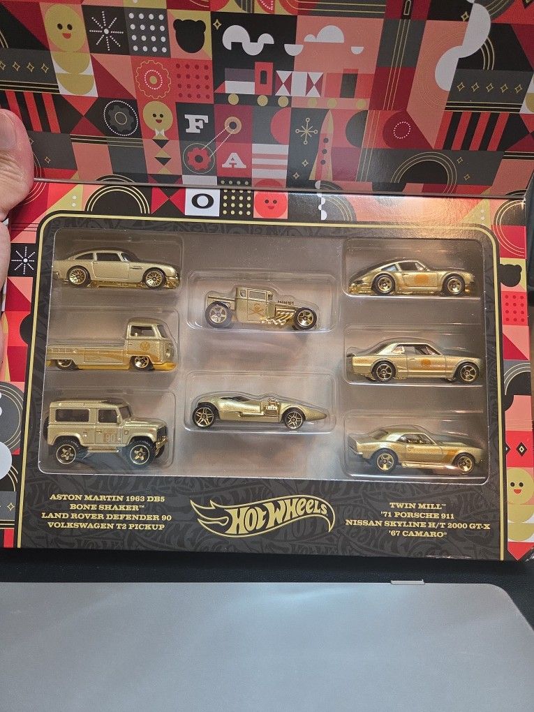HOT WHEELS F.A.O SCHWARZ X8