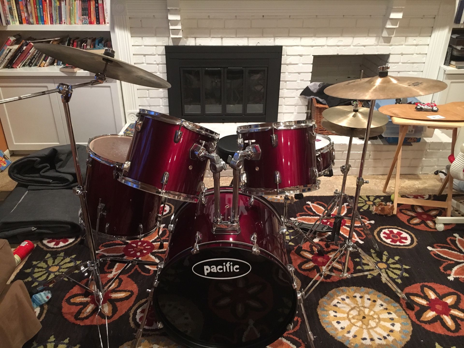 Pacific 5 piece drum set with hi-hat, 18” crash ride, 21” ride