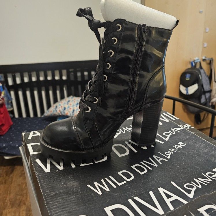 New Glenna black dress boots size 6½