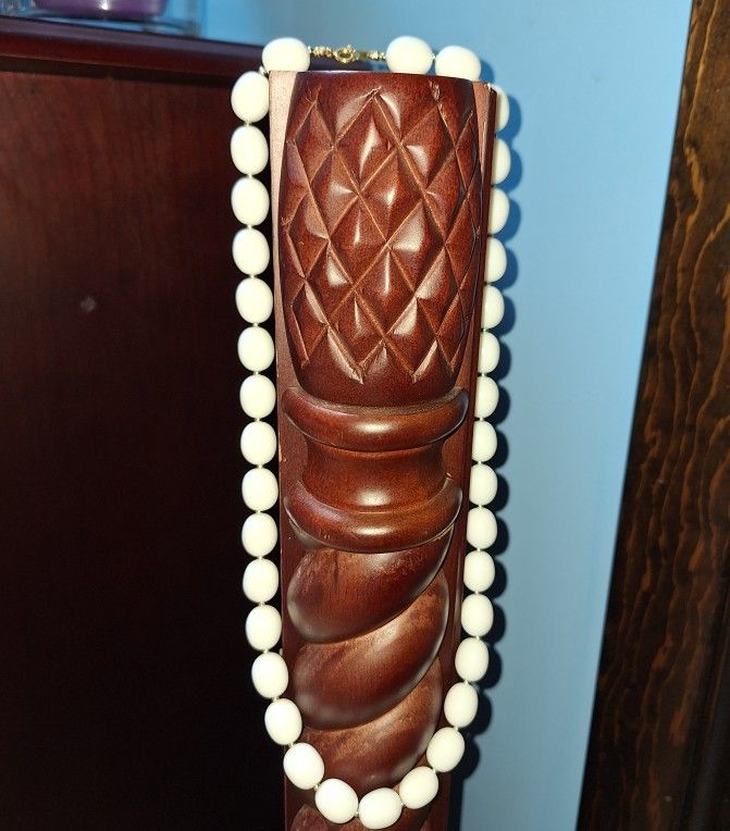 Vintage Oversized White Beaded Necklace