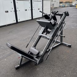 Leg Press And Hack Squat Machine 