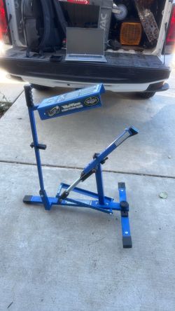 Louisville Slugger pitching machine