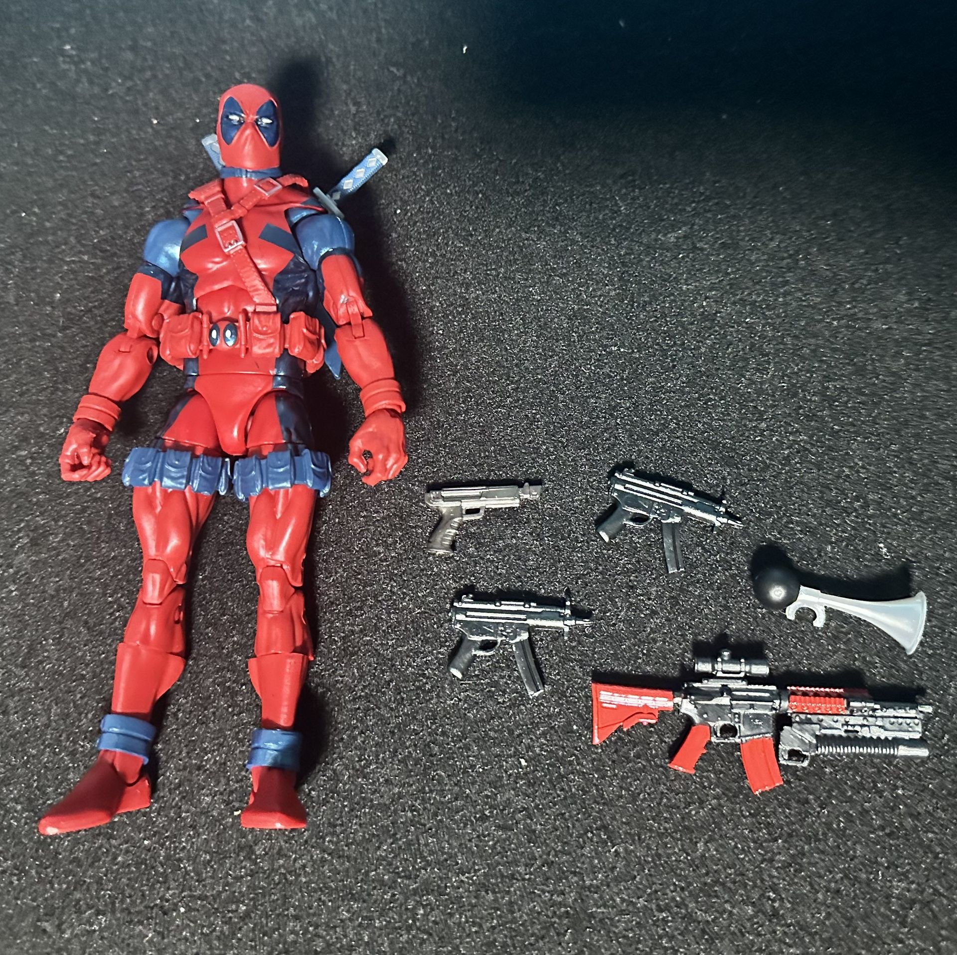 Deadpool Retro Series Marvel Legends