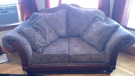 Sofa set two Peace's