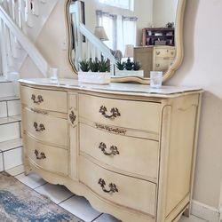 BASSETT FURNITURE SOLID WOOD DRESSER 6 DRAWERS WITH MIRROR DELIVERY AVAILABLE 