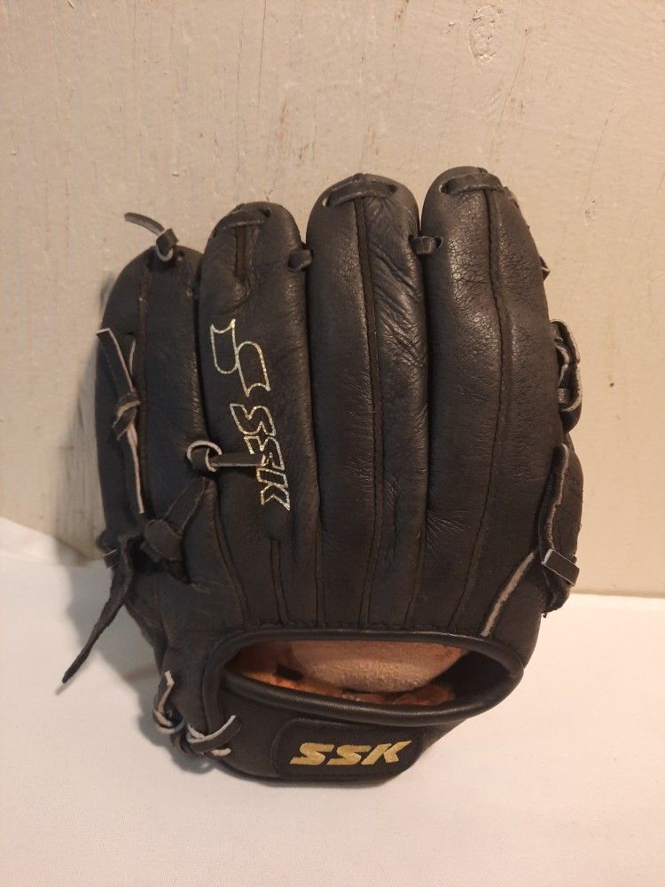 Baseball / Softball glove ssk , 10"