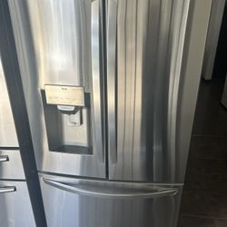 Year 2021 Model 3 Doors Refrigerator 