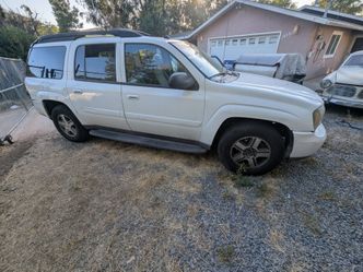 2005 Chevy trailblazer part out