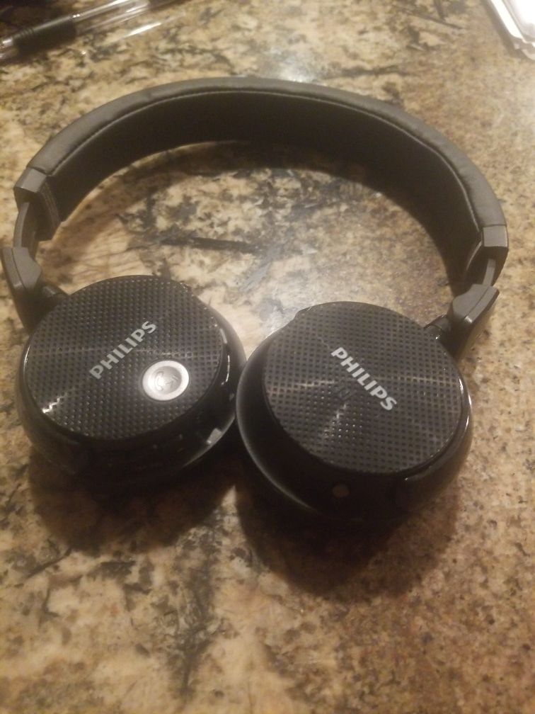 Phillip's wireless bluetooth headphones.