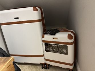 London Fog Vintage Luggage Set