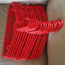 HANGERS BABY  (16 RED)