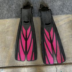 Atomic Aquatic Women's Pink and Black Scuba Diving Fins