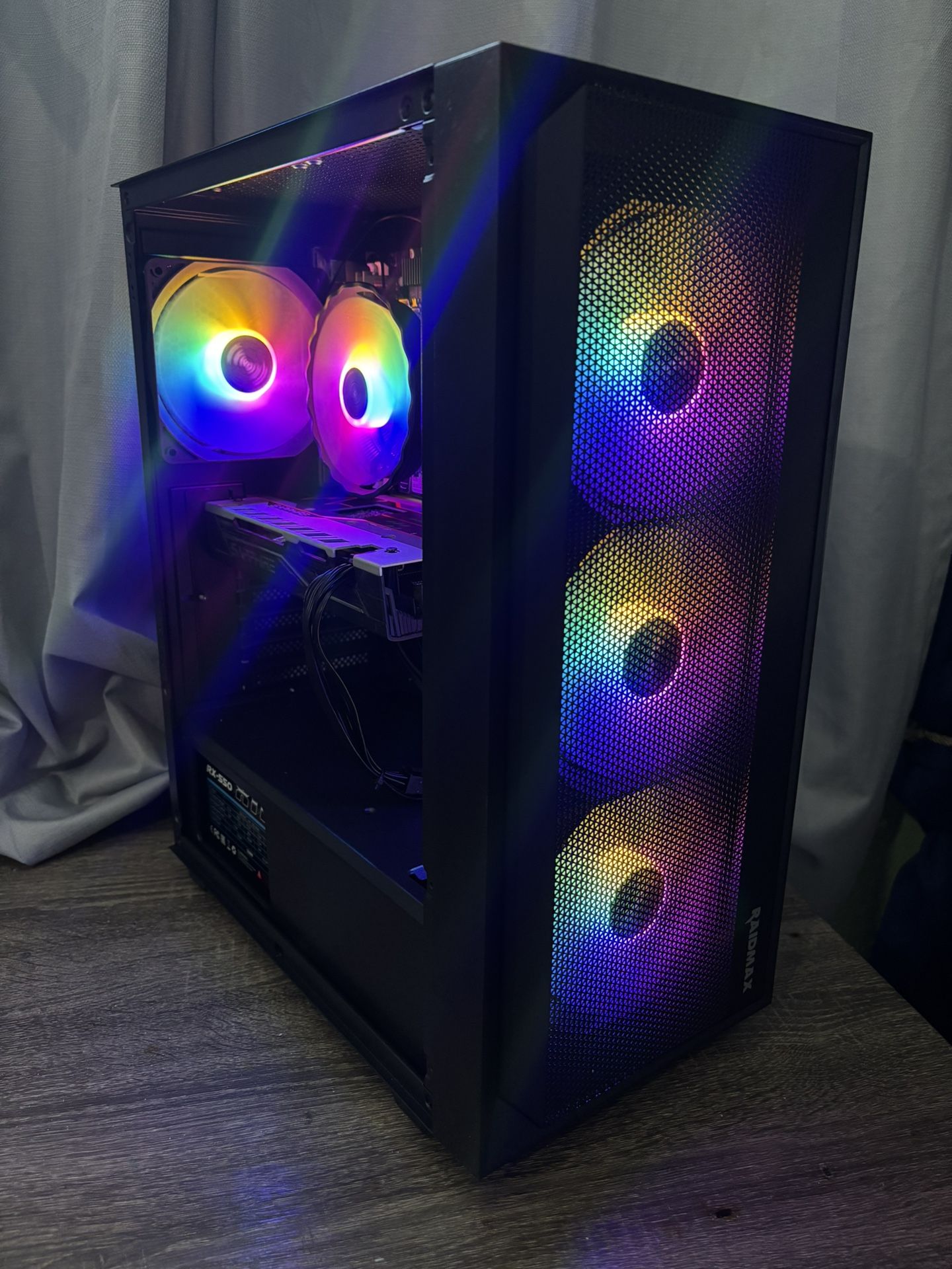 GAMING PC: INTEL 8 CORES | 32GB RAM | AMD RX | 250+ PC GAMES | NVME SSD