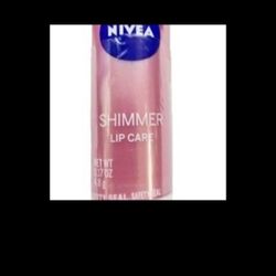 Nivea A Kiss Of Shimmer Radiant Lip Care Stick Pearl Silk Extracts 0.17 Sealed