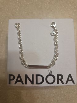 Pandora Sterling Silver Bracelet.  Weight is 9.5 grams