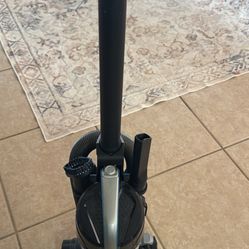 Upright Bagless Vacuum 